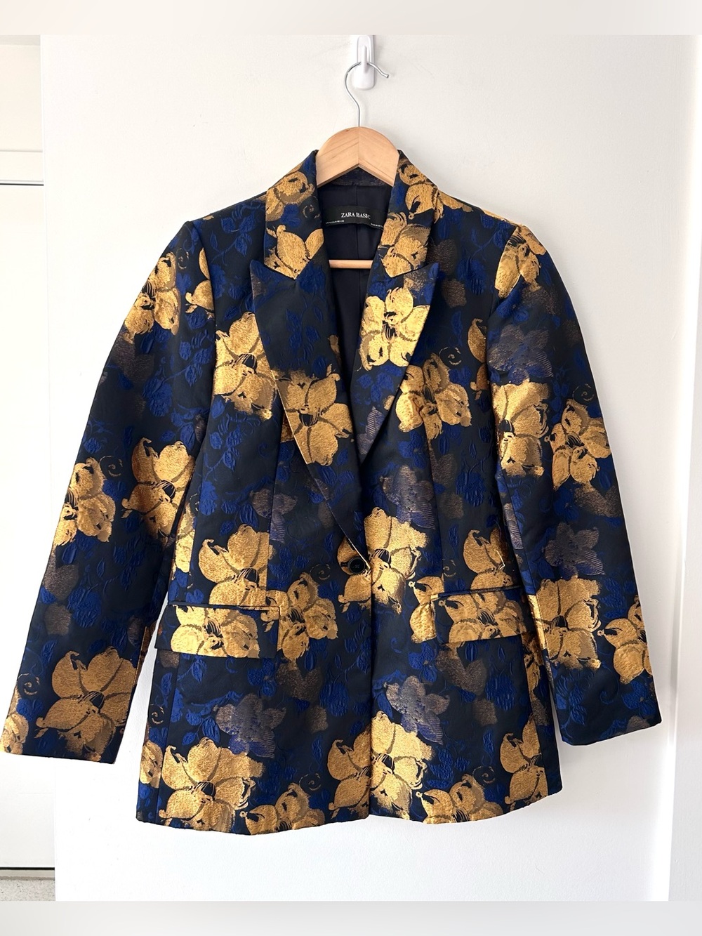 ZARA Metallic Gold Floral Brocade Jacquard Blazer Jacket | Medium | - Picture 2 of 10